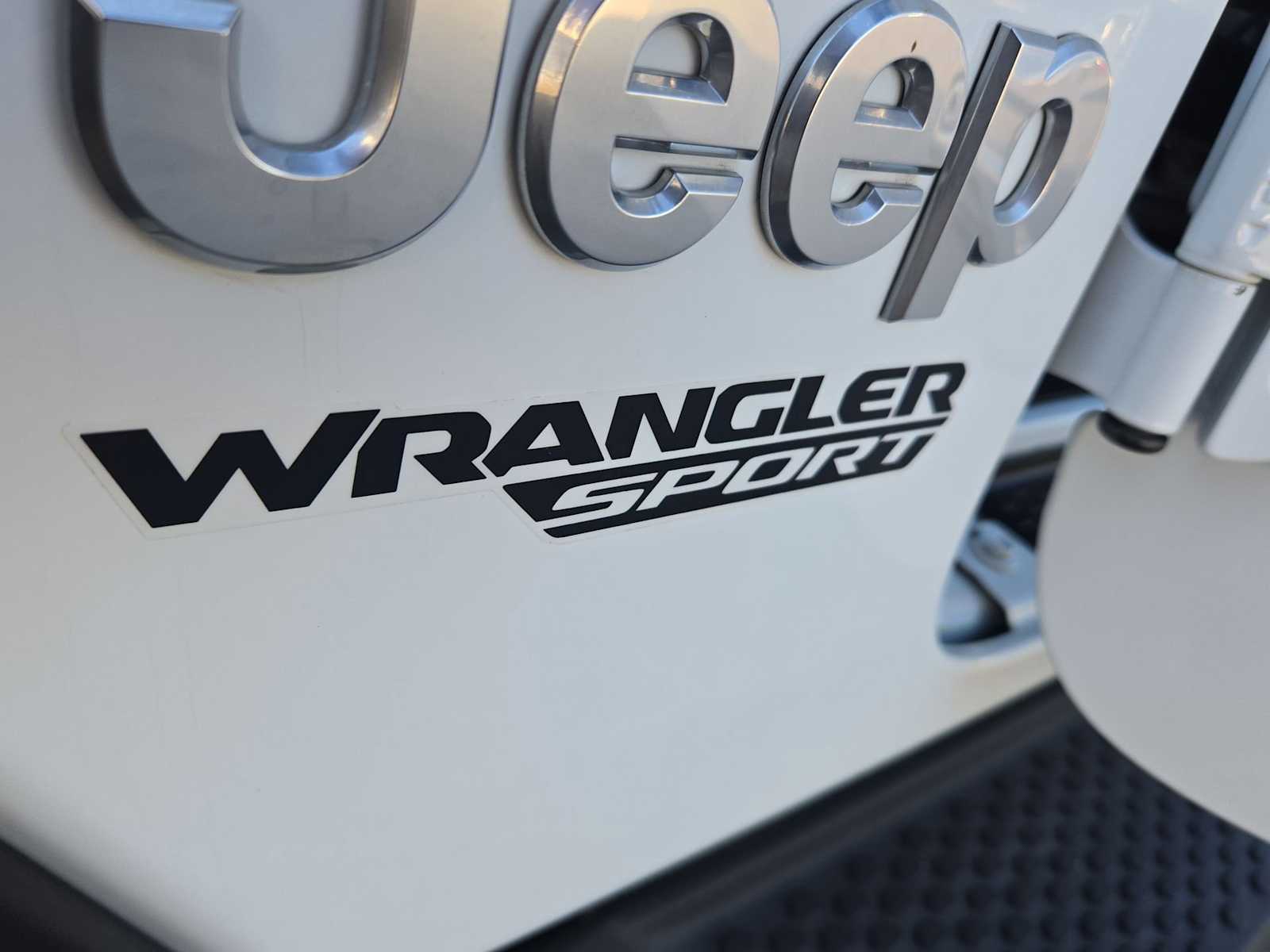 Thumbnail: 2019 Jeep Wrangler - 13