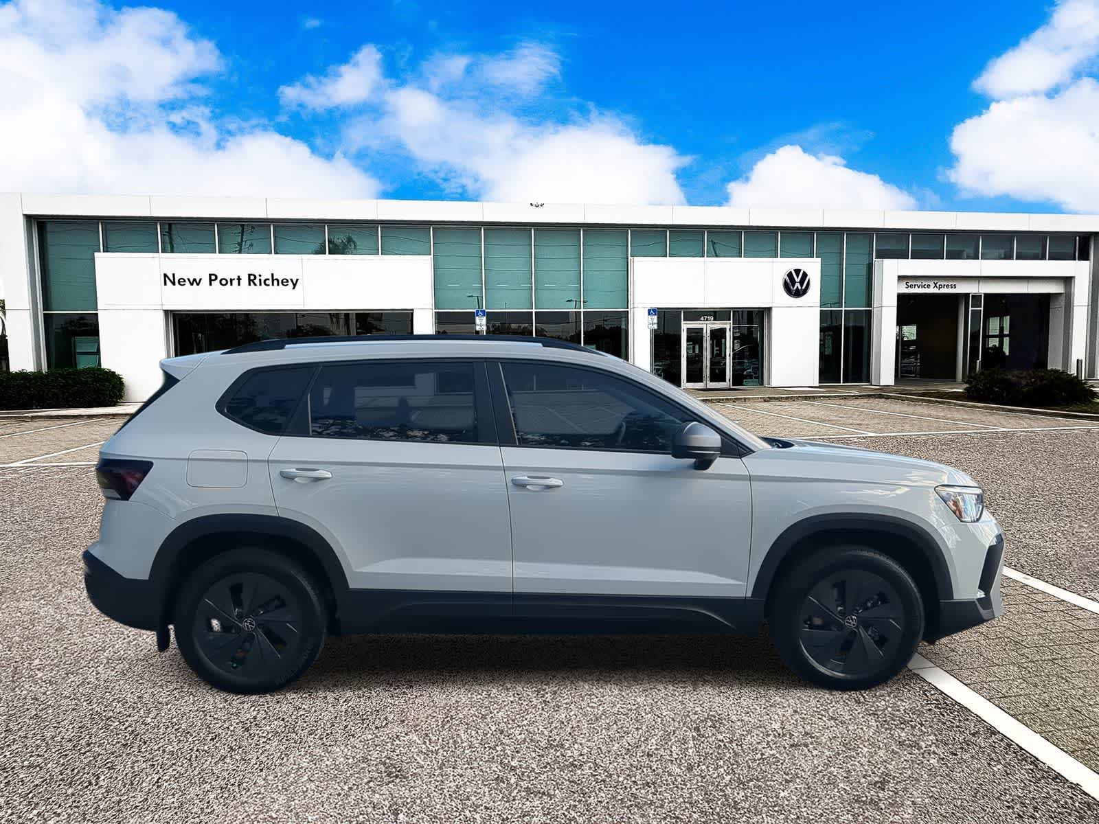 Thumbnail: 2025 Volkswagen Taos - 9