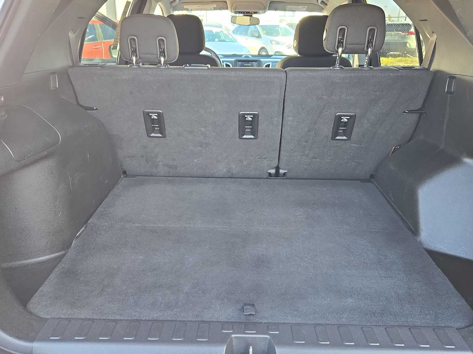 Thumbnail: 2019 Chevrolet Equinox - 30