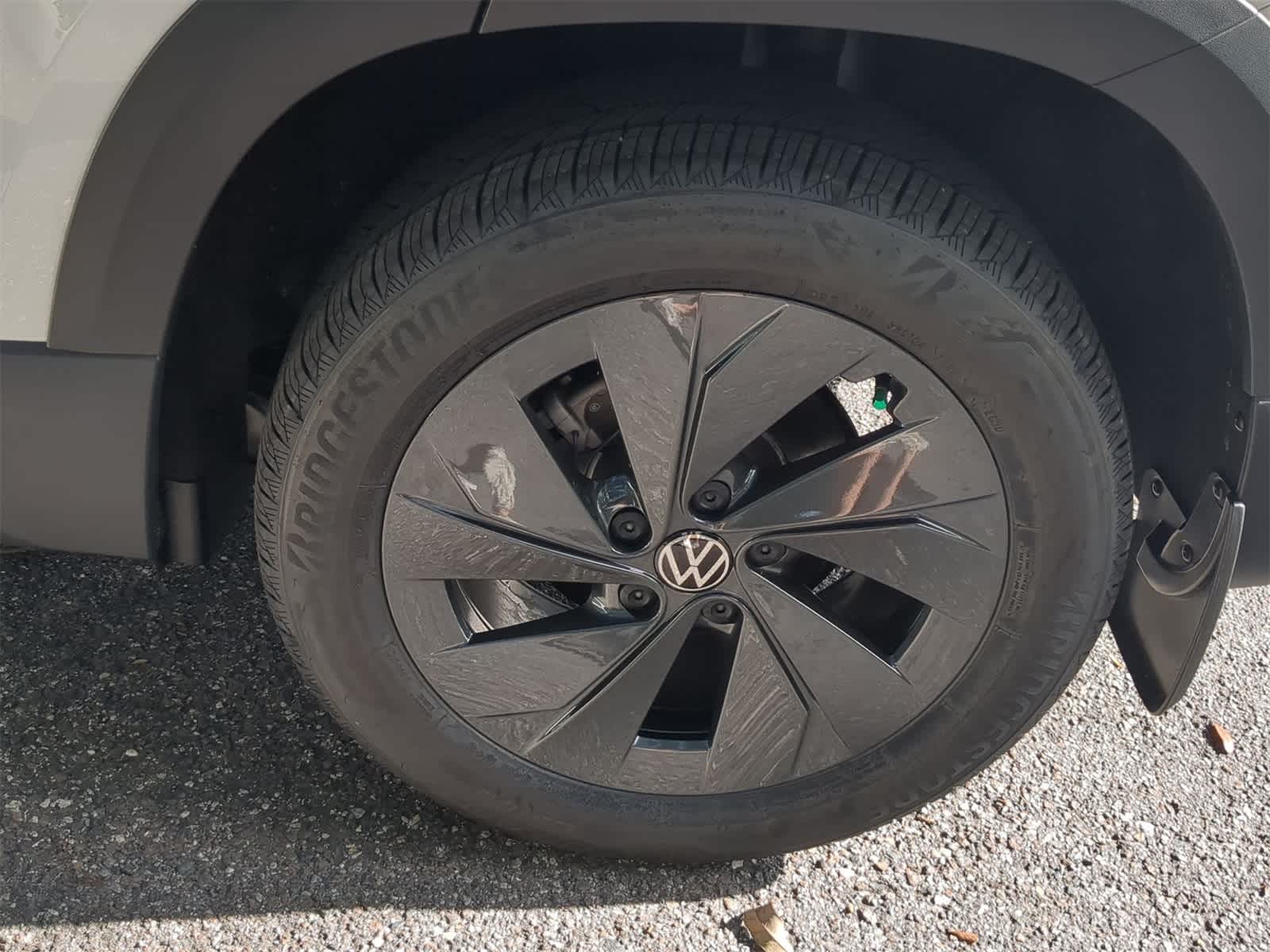 Thumbnail: 2025 Volkswagen Taos - 14