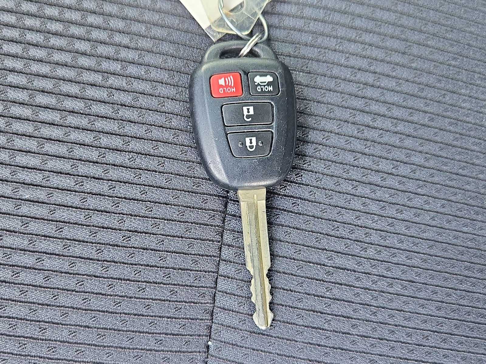 Thumbnail: 2017 Toyota Camry - 32