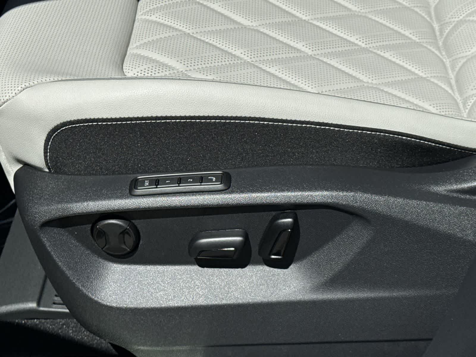 Thumbnail: 2026 Volkswagen Atlas - 16