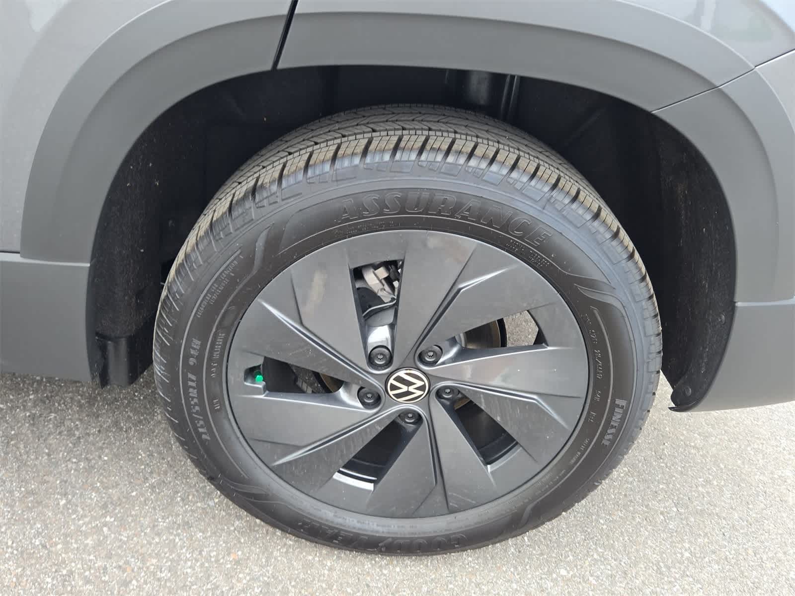 Thumbnail: 2025 Volkswagen Taos - 14