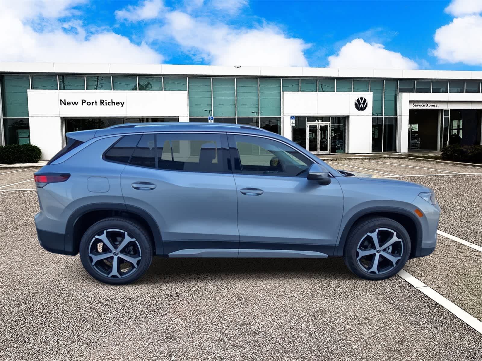 Thumbnail: 2025 Volkswagen Tiguan - 9