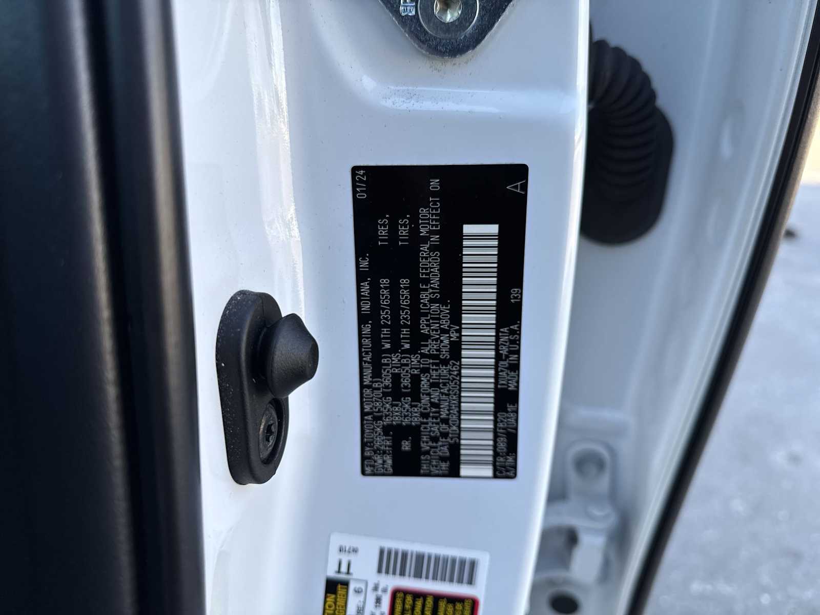 Thumbnail: 2024 Toyota Highlander - 34