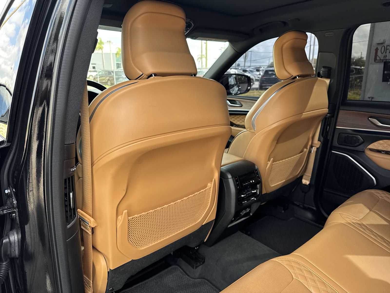 Thumbnail: 2022 Jeep Grand Cherokee - 18