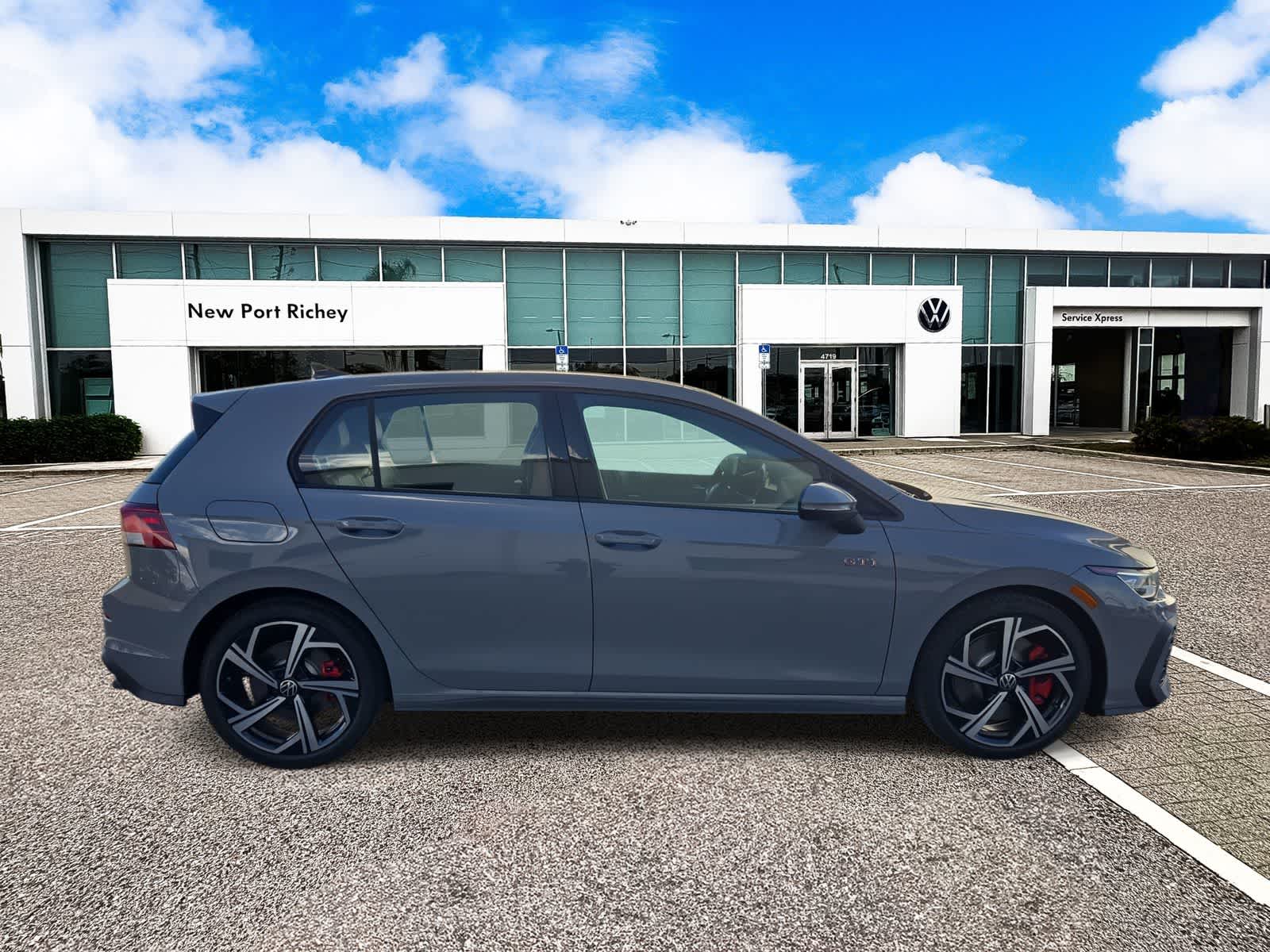 Thumbnail: 2026 Volkswagen Golf - 9