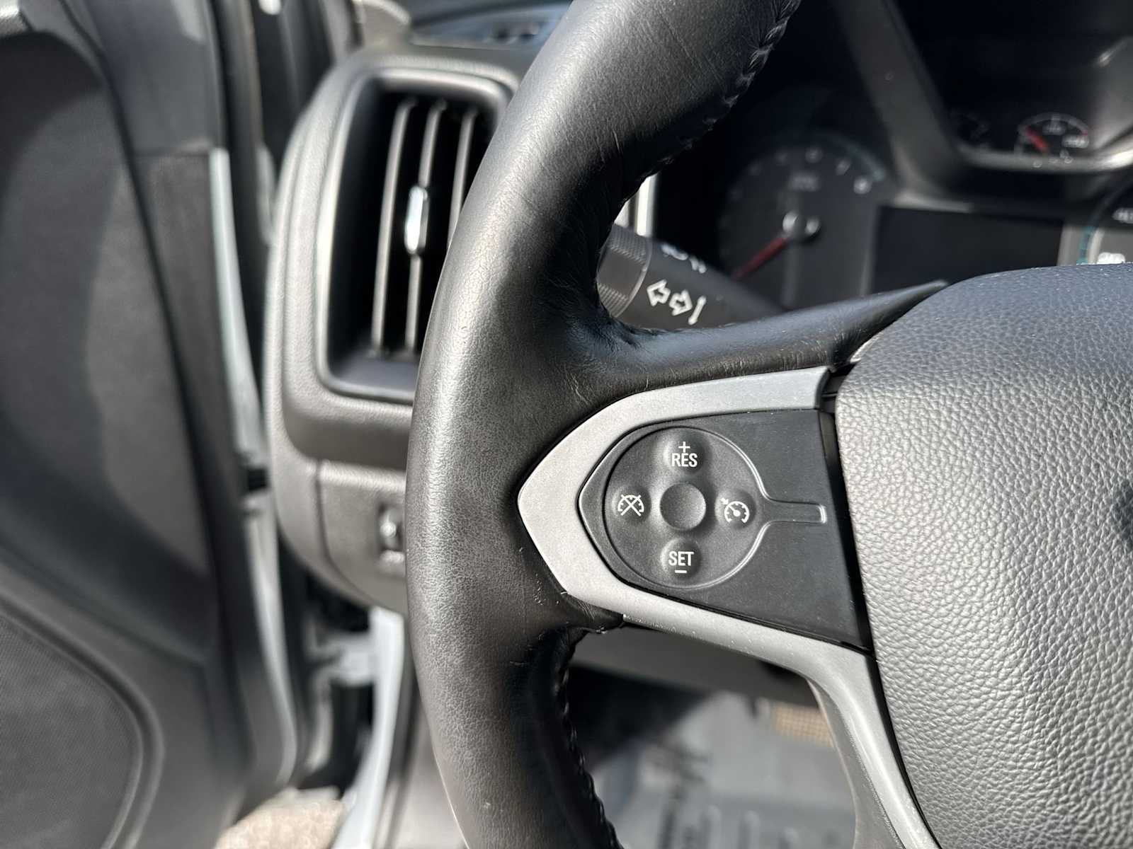 Thumbnail: 2019 Chevrolet Colorado - 22