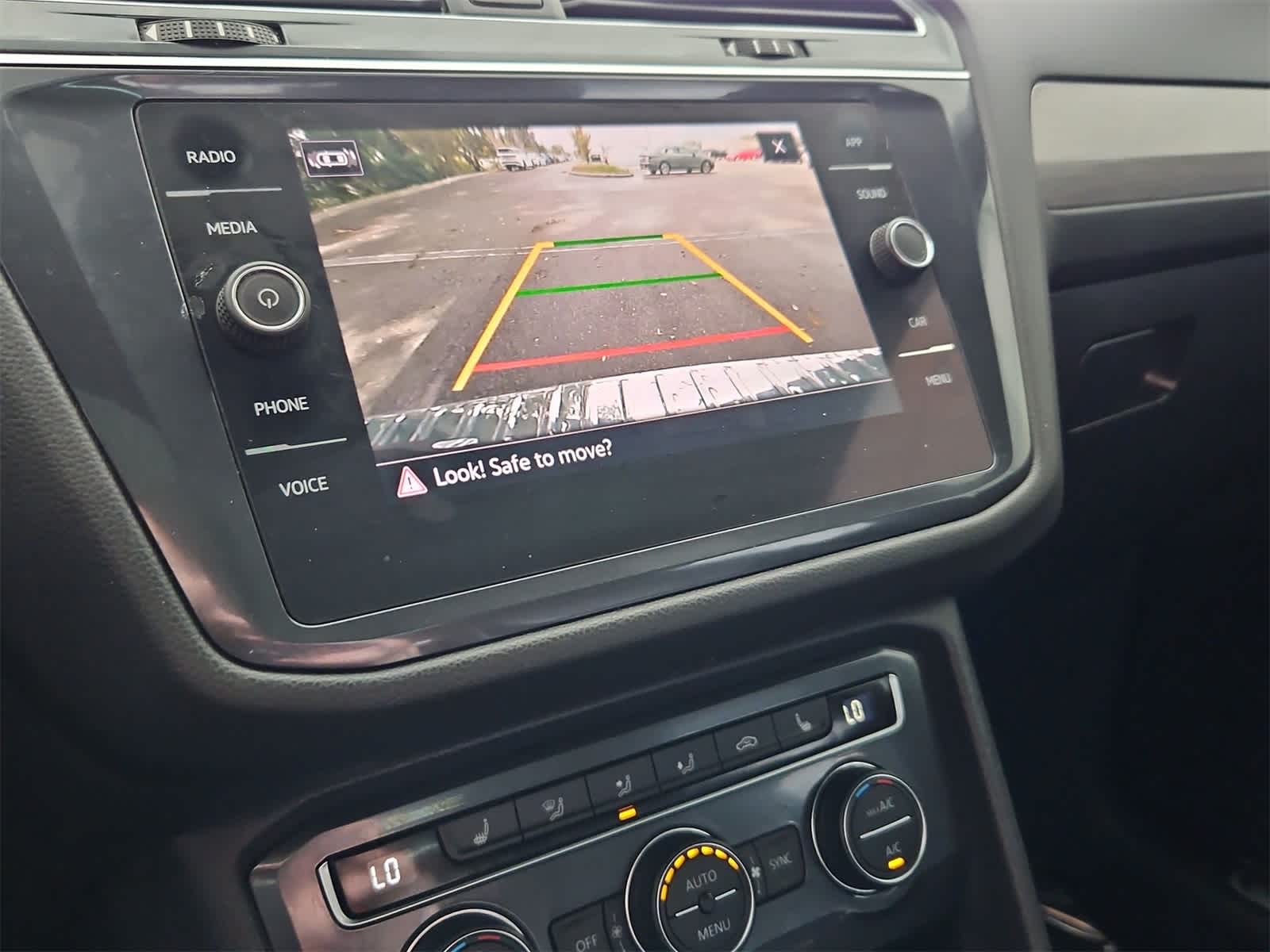 Thumbnail: 2021 Volkswagen Tiguan - 44