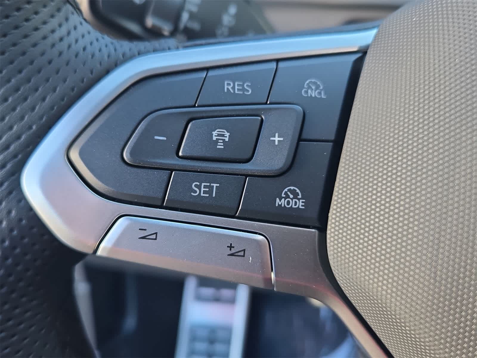 Thumbnail: 2026 Volkswagen Tiguan - 24