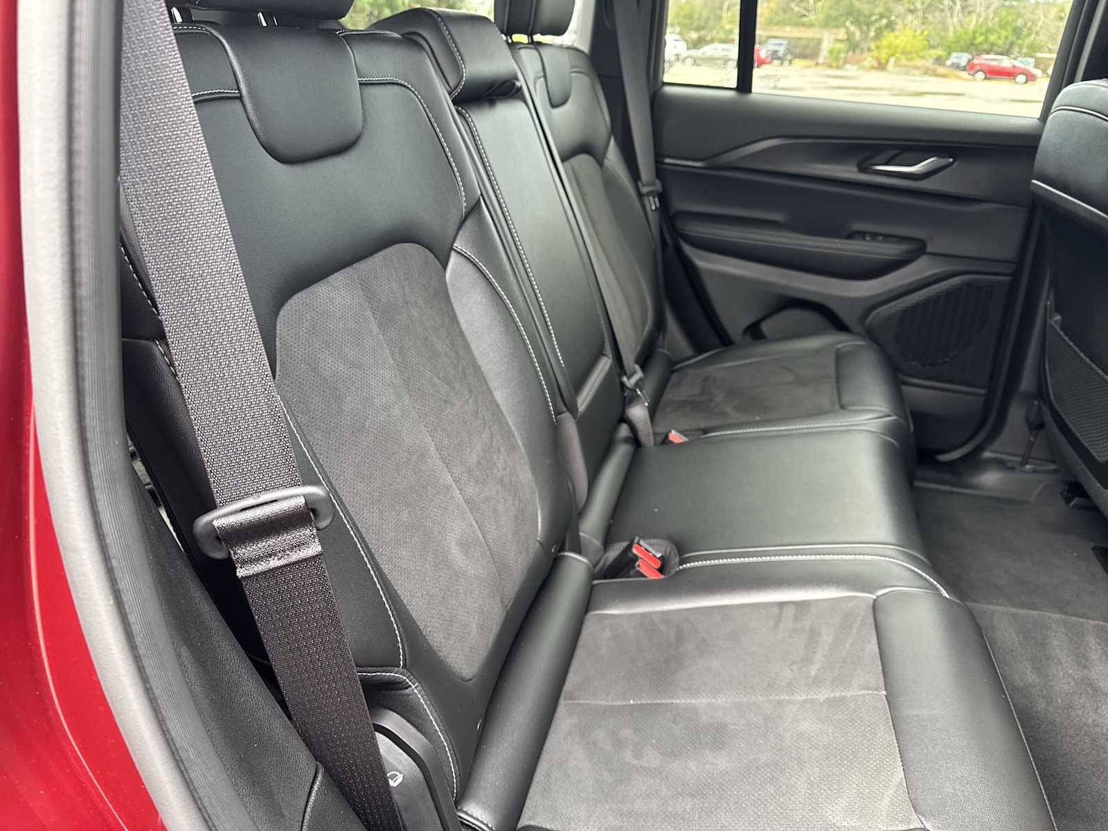 Thumbnail: 2024 Jeep Grand Cherokee - 19