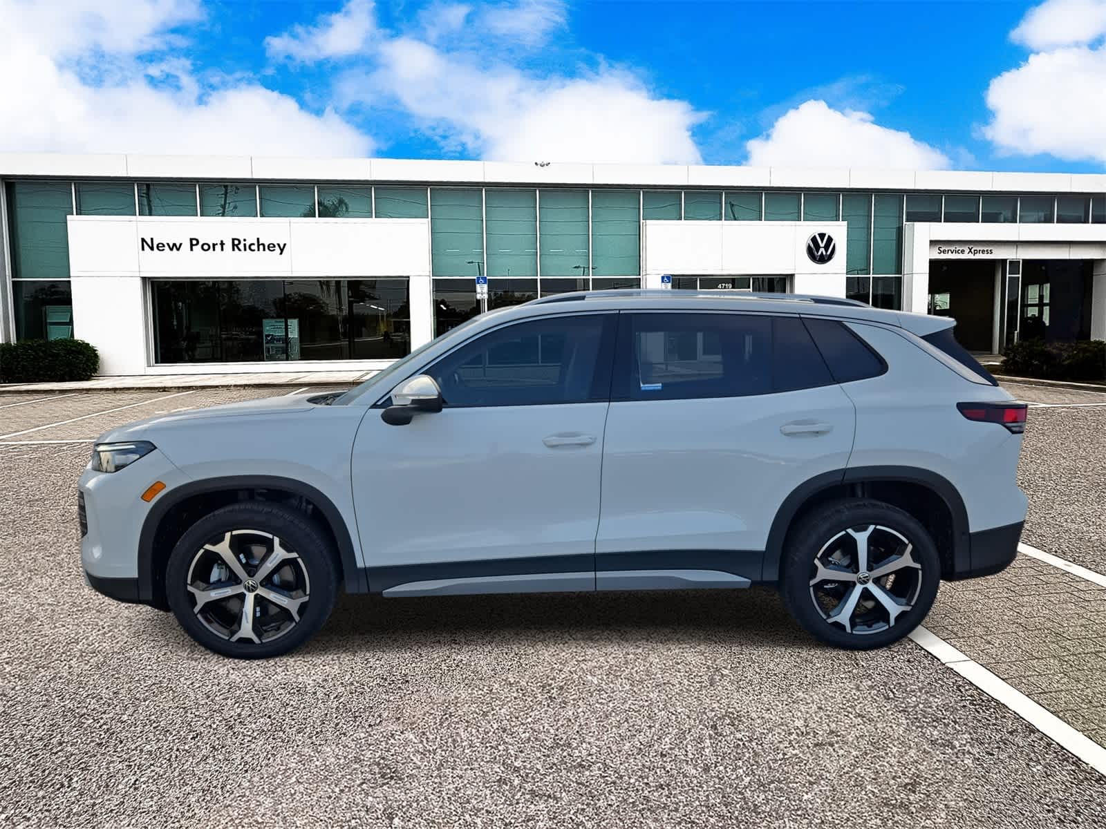 Thumbnail: 2025 Volkswagen Tiguan - 5