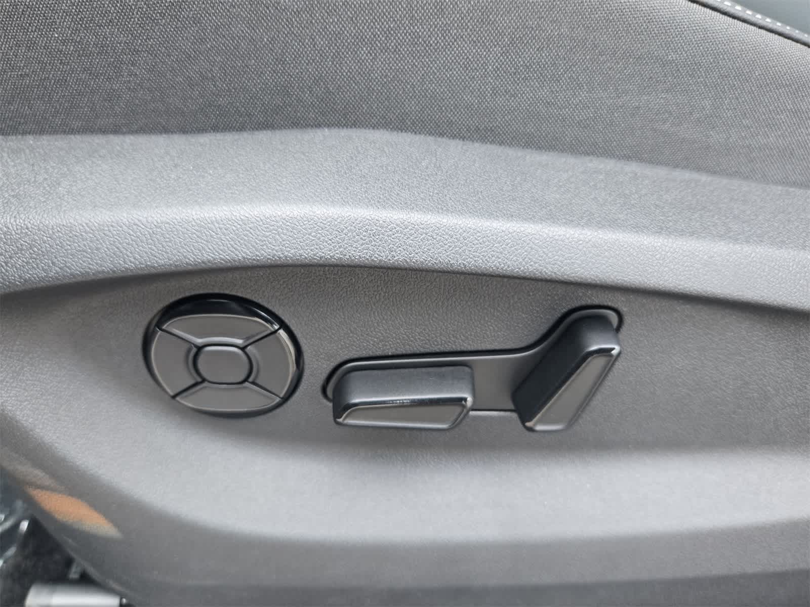 Thumbnail: 2026 Volkswagen Tiguan - 18