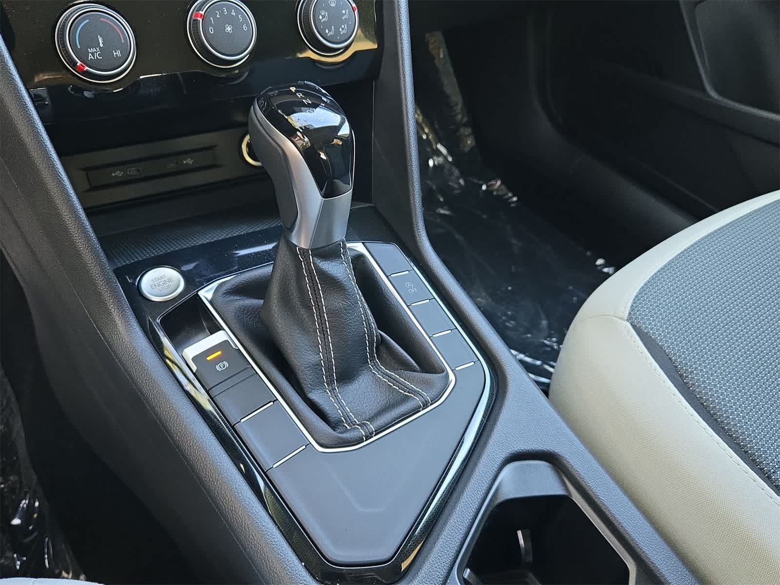 Thumbnail: 2025 Volkswagen Taos - 31