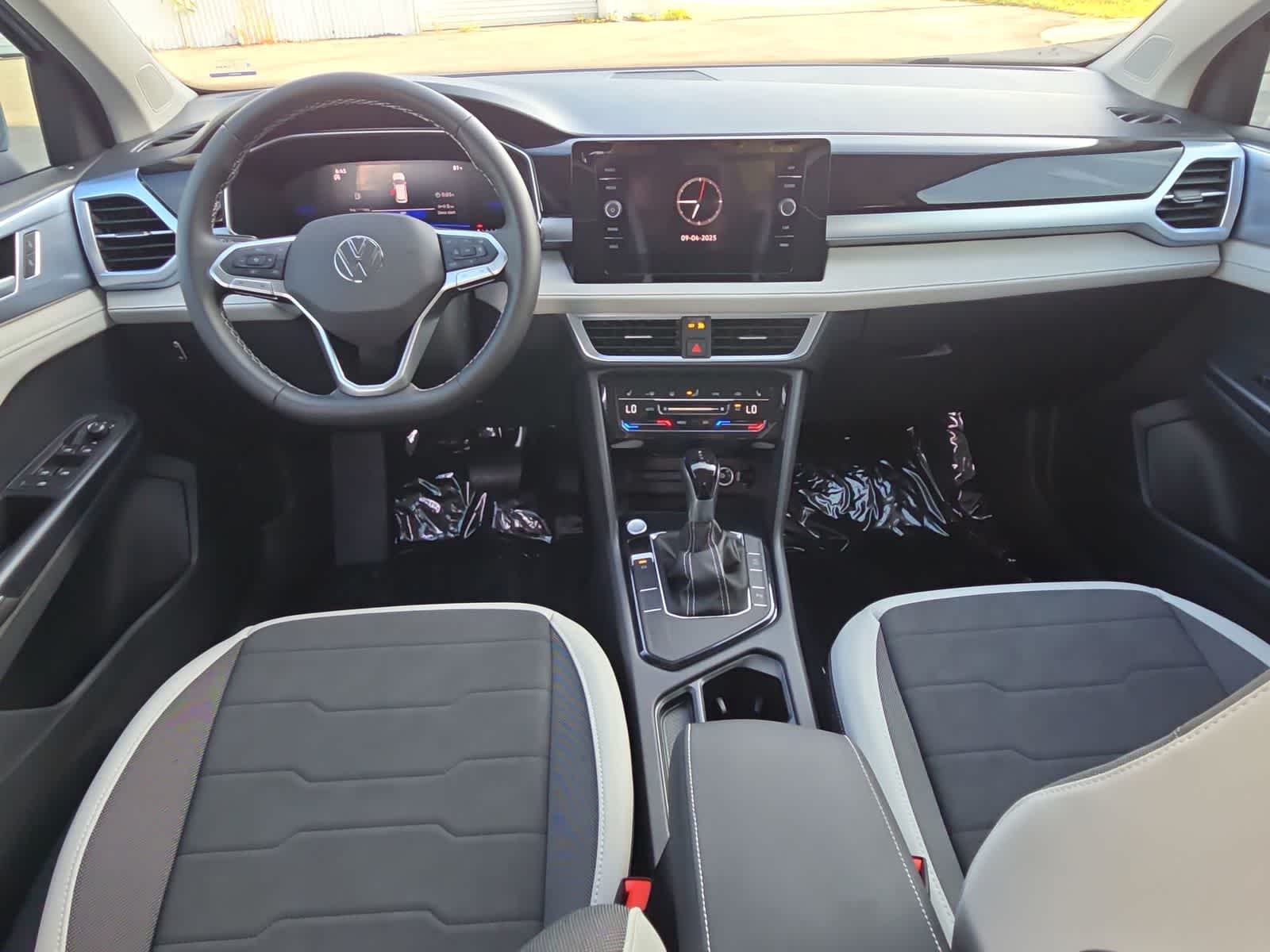 Thumbnail: 2025 Volkswagen Taos - 16