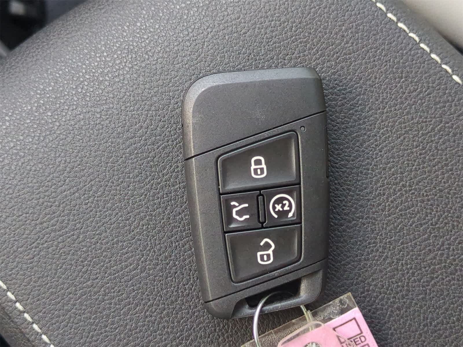 Thumbnail: 2025 Volkswagen Taos - 35