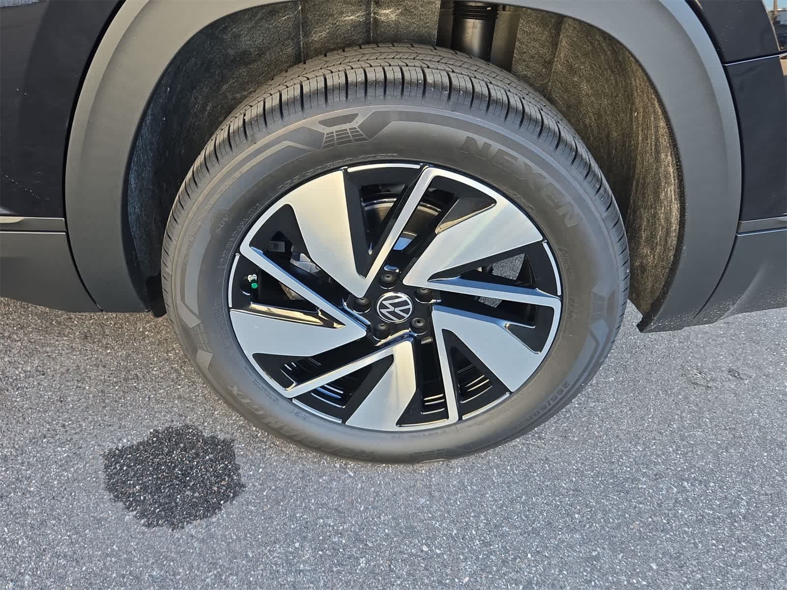 Thumbnail: 2026 Volkswagen Atlas - 14