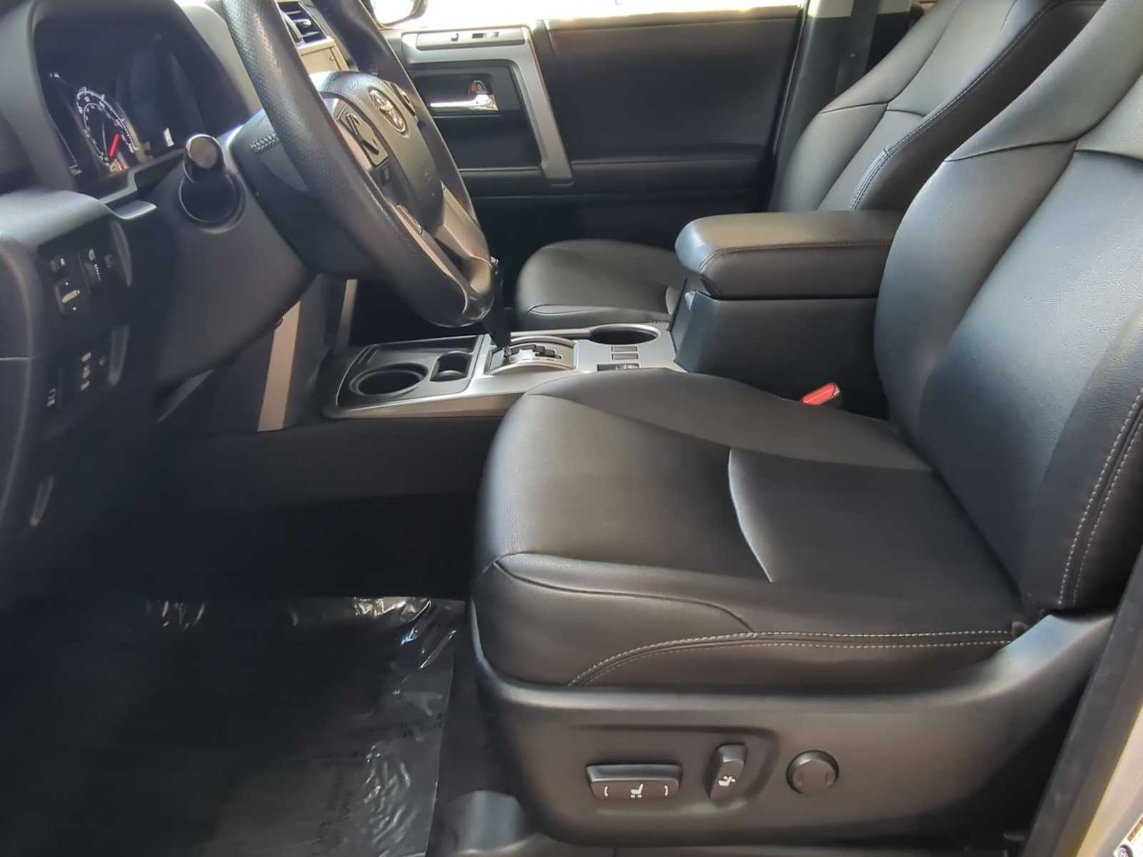 Thumbnail: 2022 Toyota 4Runner - 16