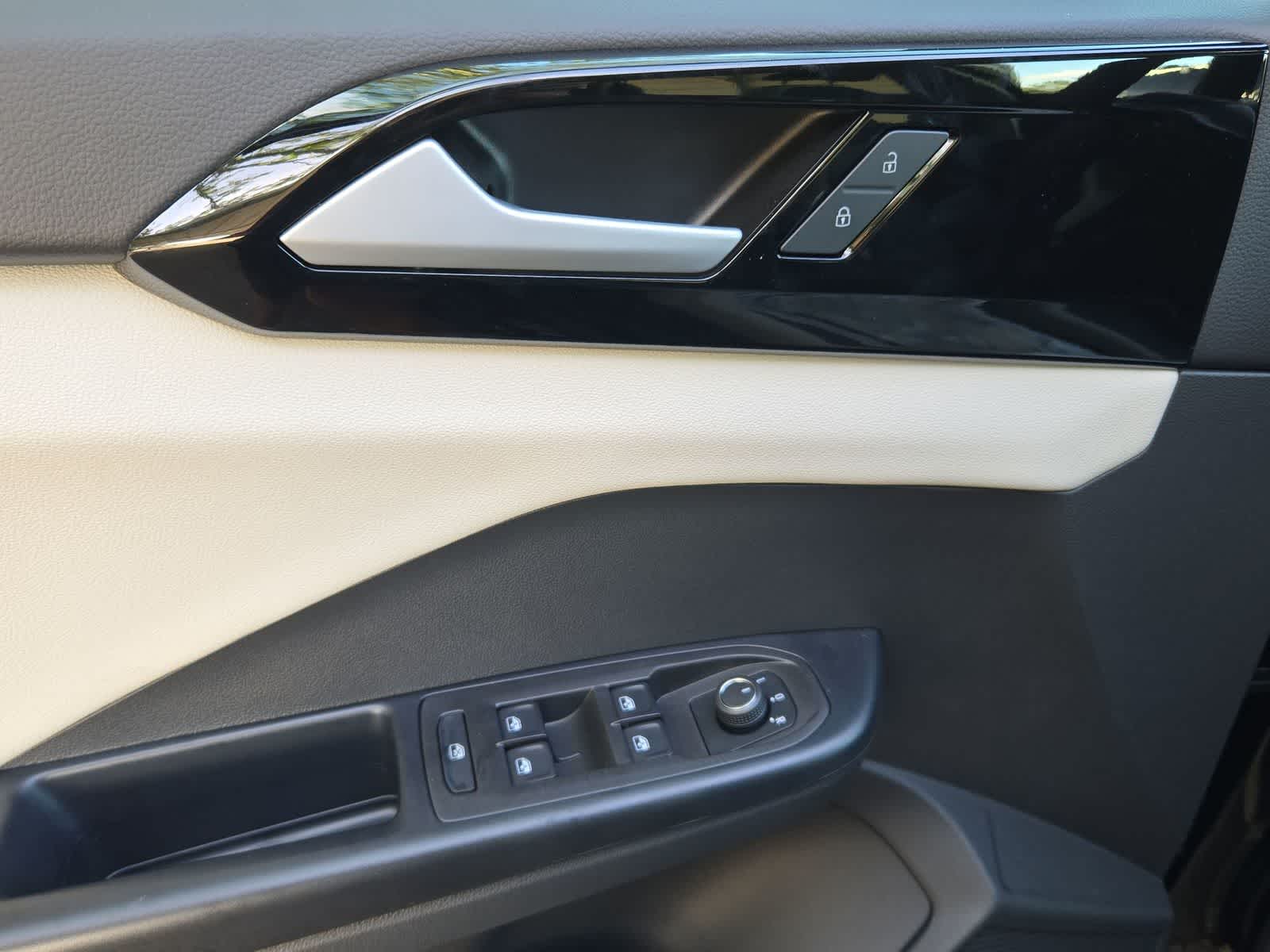 Thumbnail: 2025 Volkswagen Taos - 36