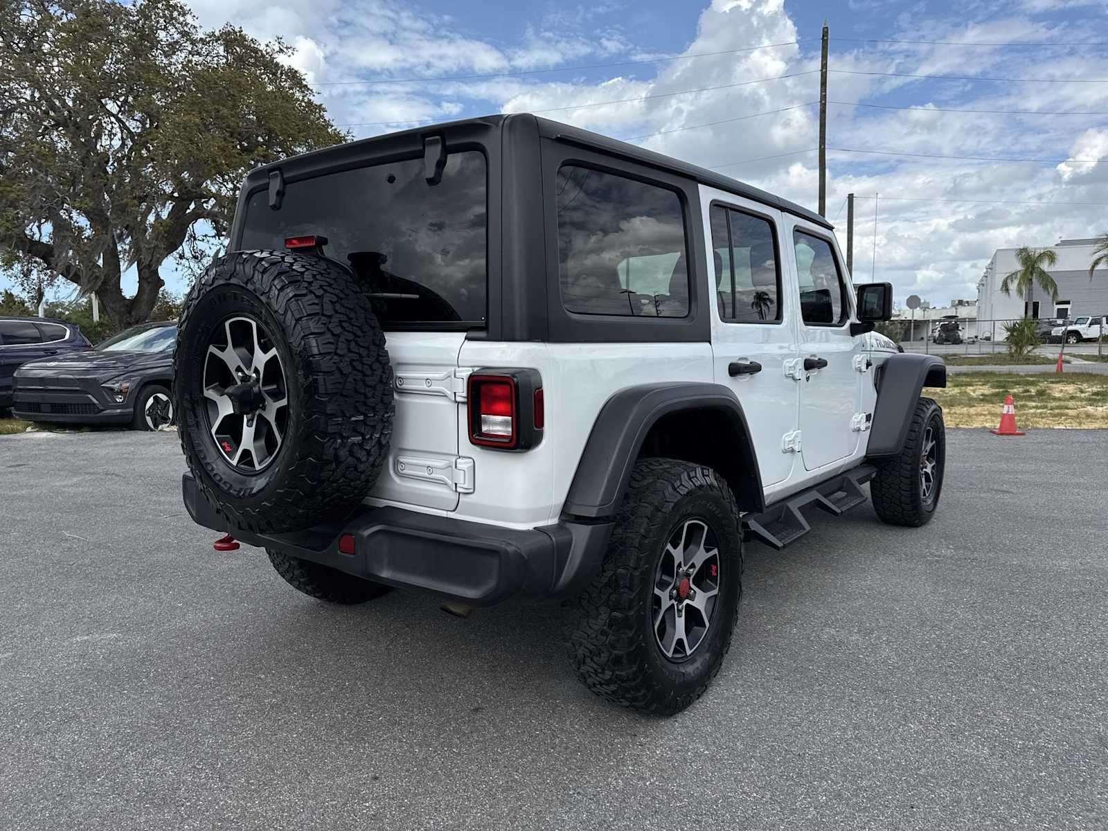 Thumbnail: 2021 Jeep Wrangler - 14