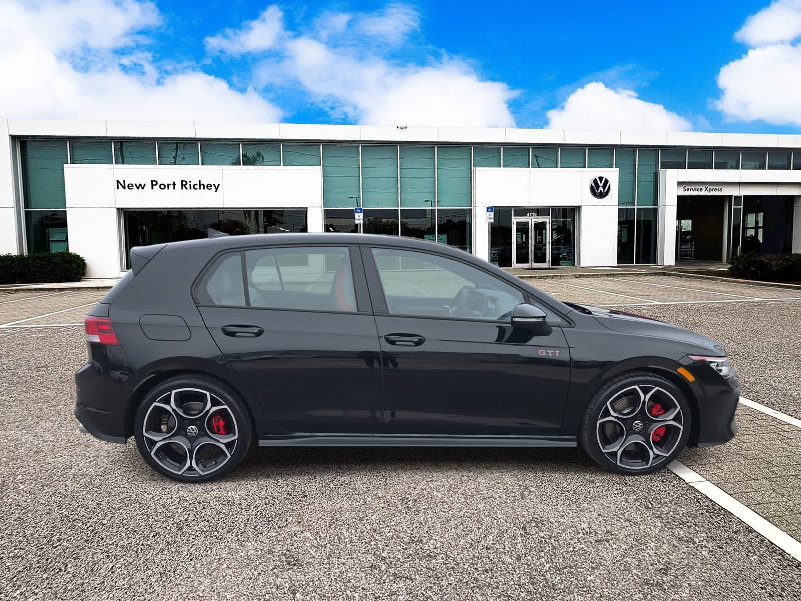 Thumbnail: 2026 Volkswagen Golf - 9