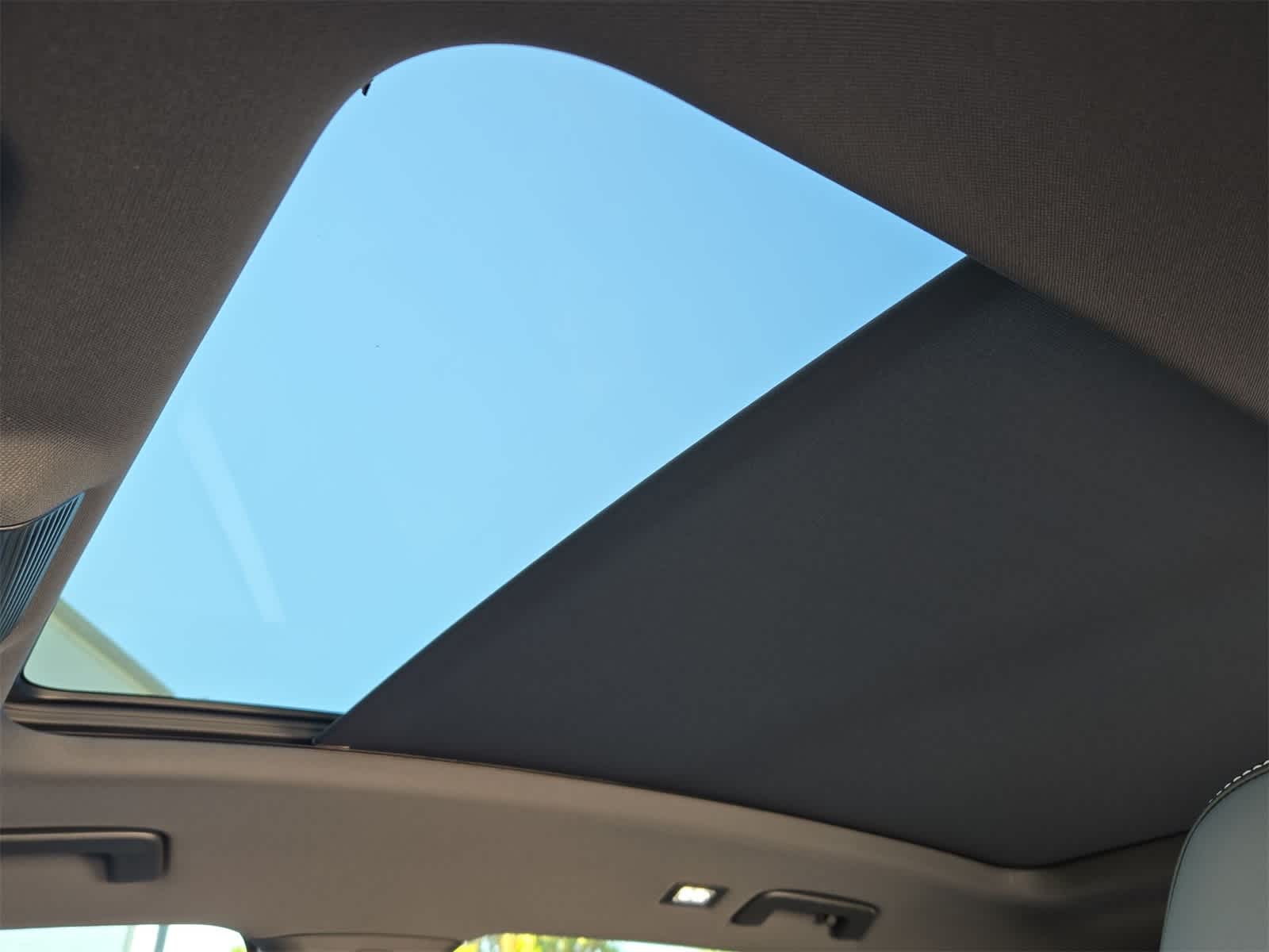 Thumbnail: 2025 Volkswagen Tiguan - 20