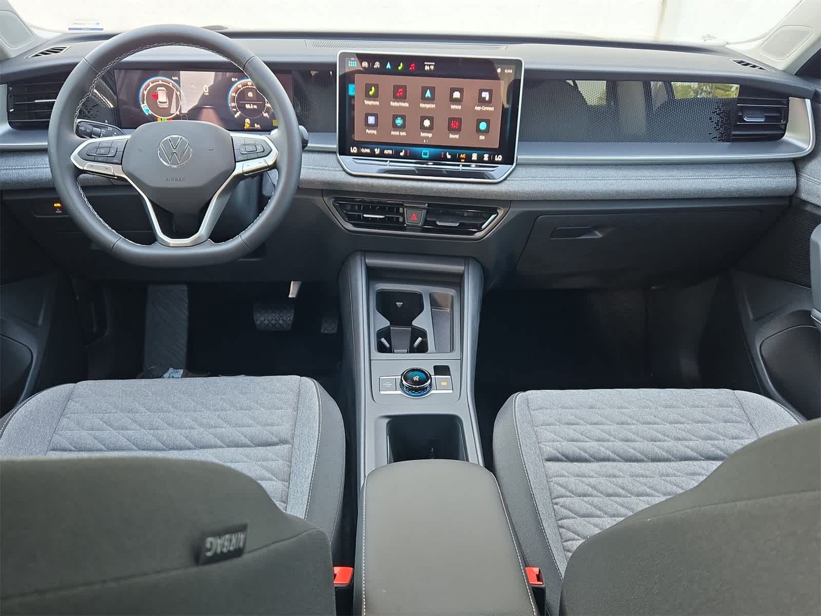 Thumbnail: 2025 Volkswagen Tiguan - 16