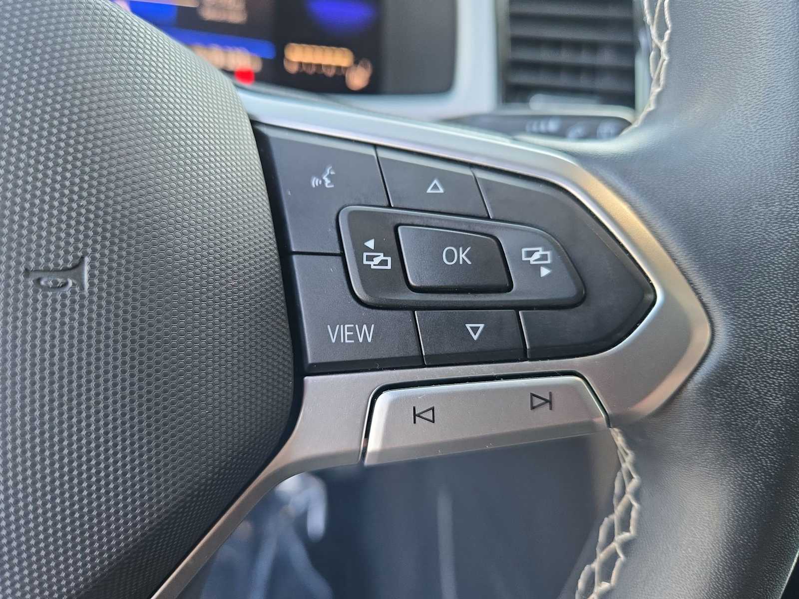 Thumbnail: 2022 Volkswagen Atlas - 24