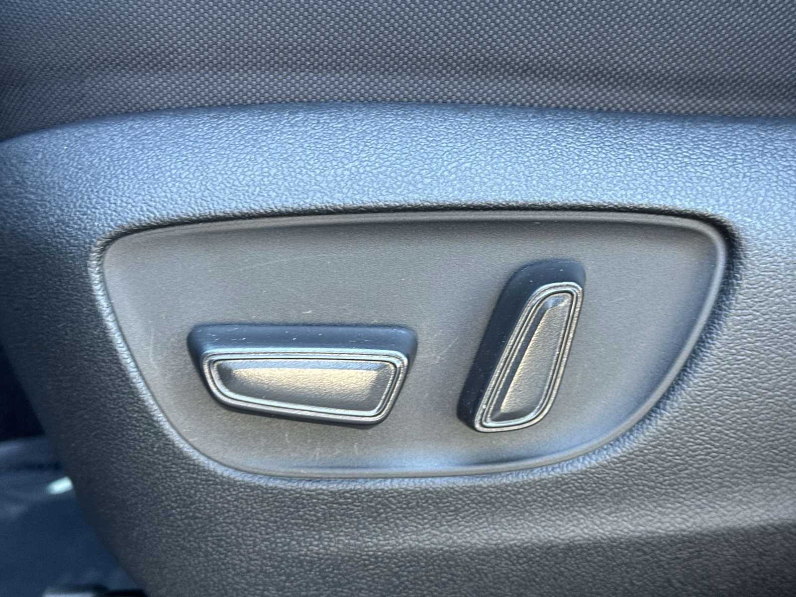 Thumbnail: 2024 Toyota Highlander - 17