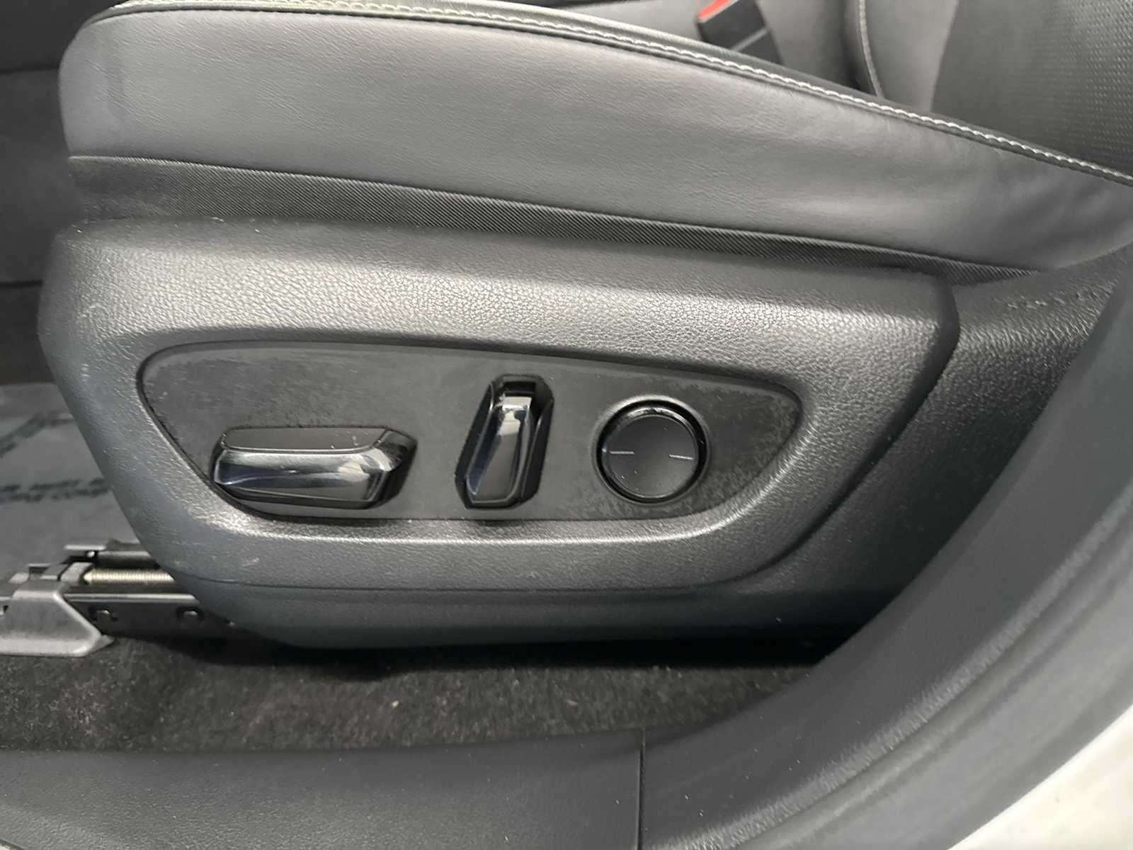 Thumbnail: 2023 Lexus RX - 16