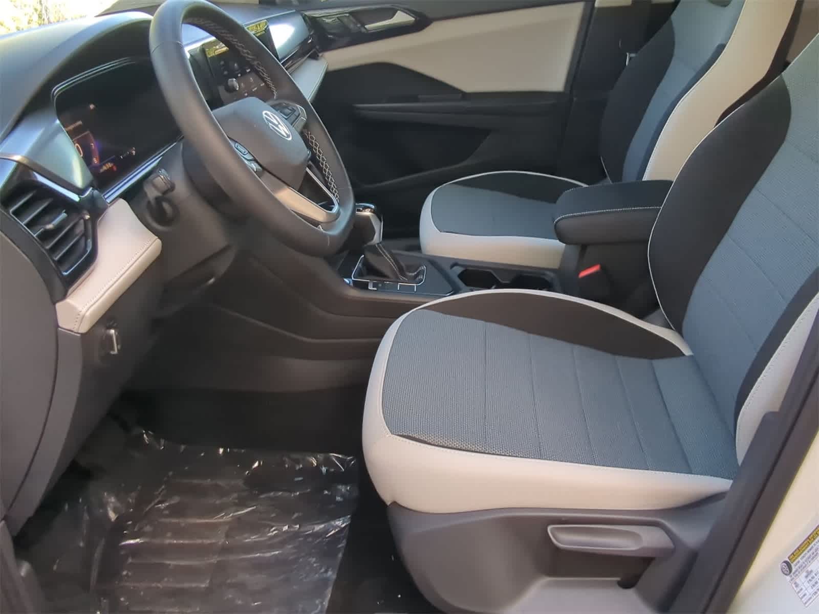 Thumbnail: 2025 Volkswagen Taos - 17