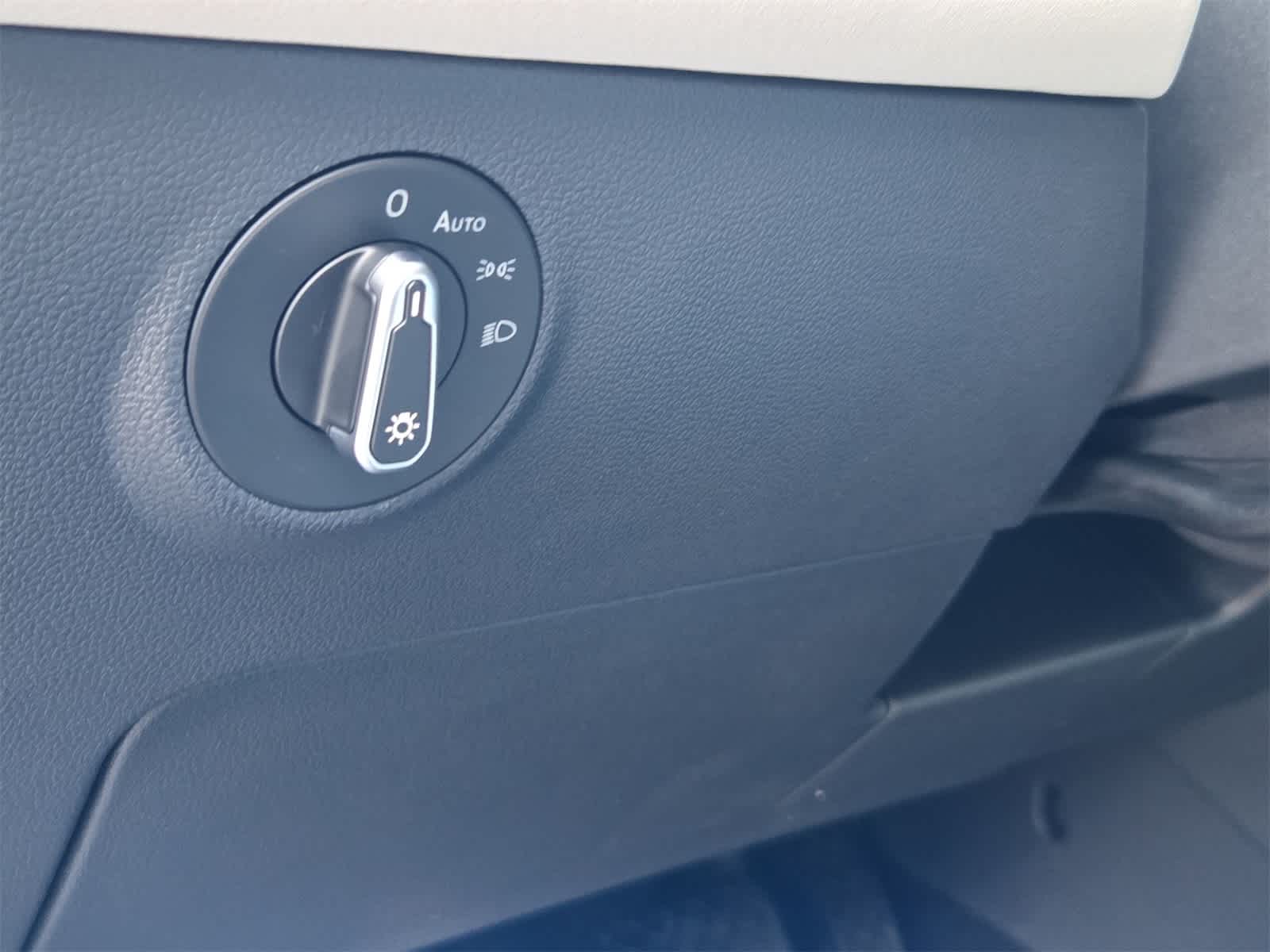 Thumbnail: 2025 Volkswagen Taos - 37