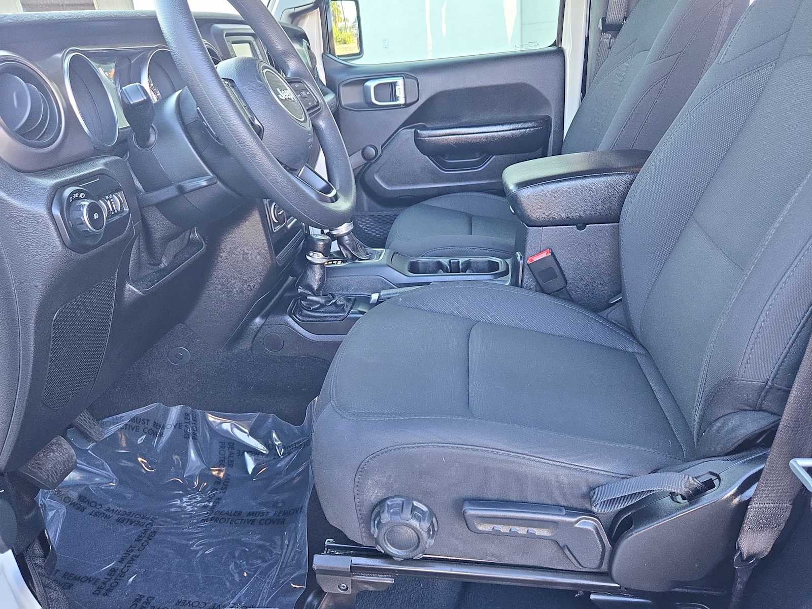 Thumbnail: 2019 Jeep Wrangler - 16