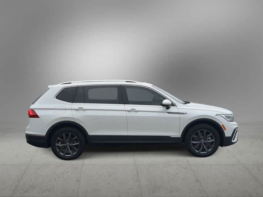 Thumbnail: 2023 Volkswagen Tiguan - 9