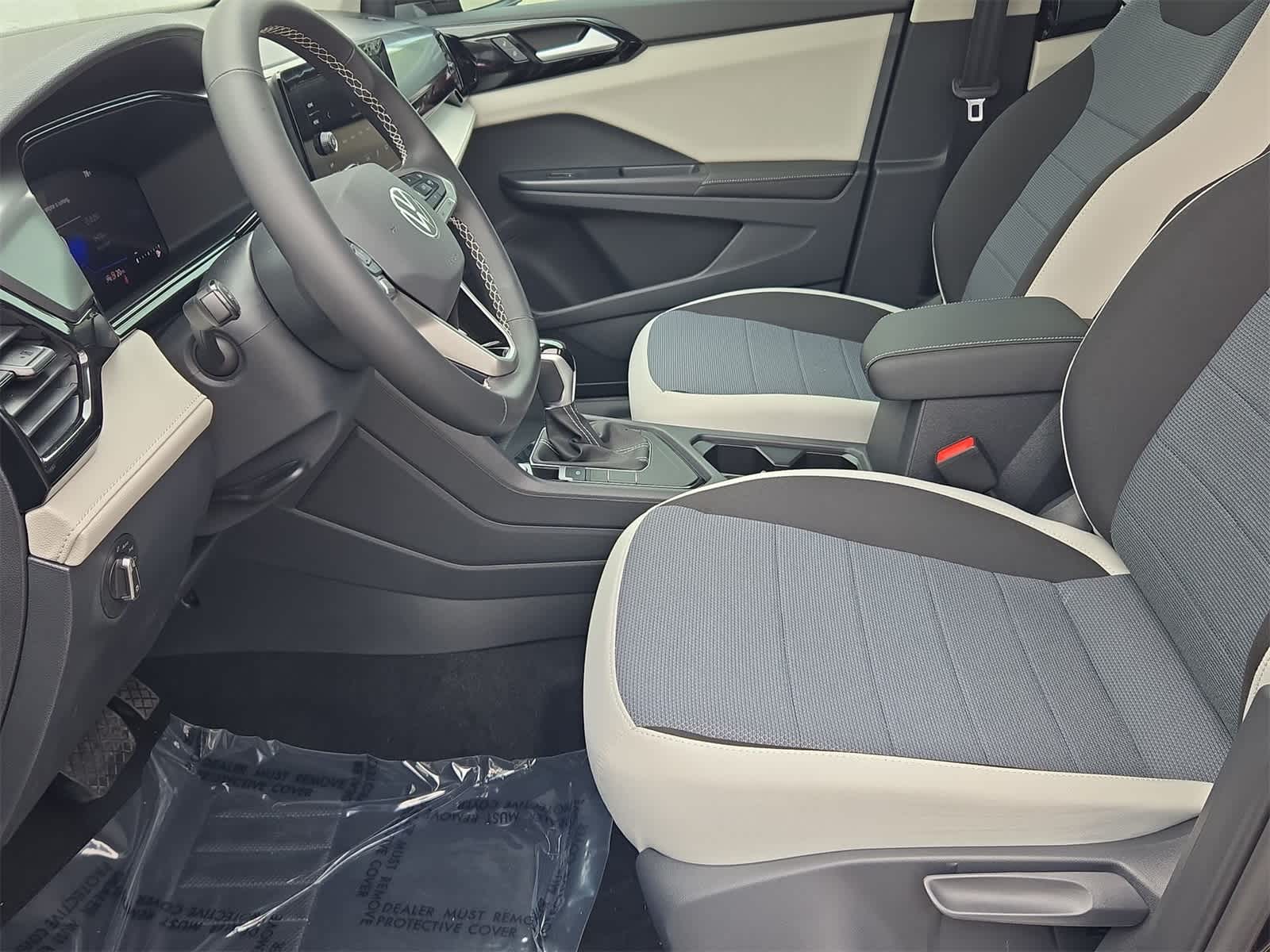 Thumbnail: 2025 Volkswagen Taos - 17