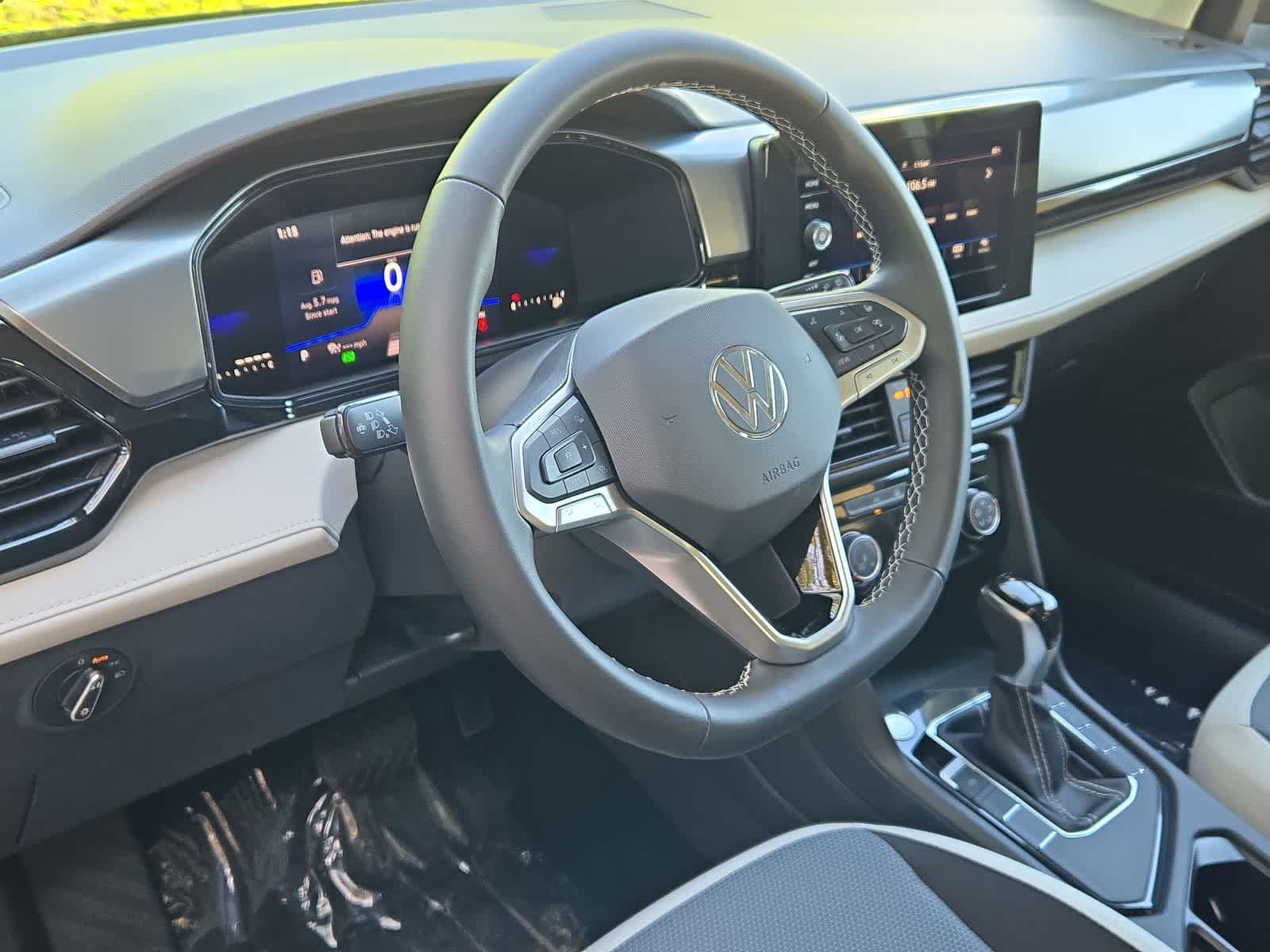 Thumbnail: 2025 Volkswagen Taos - 10