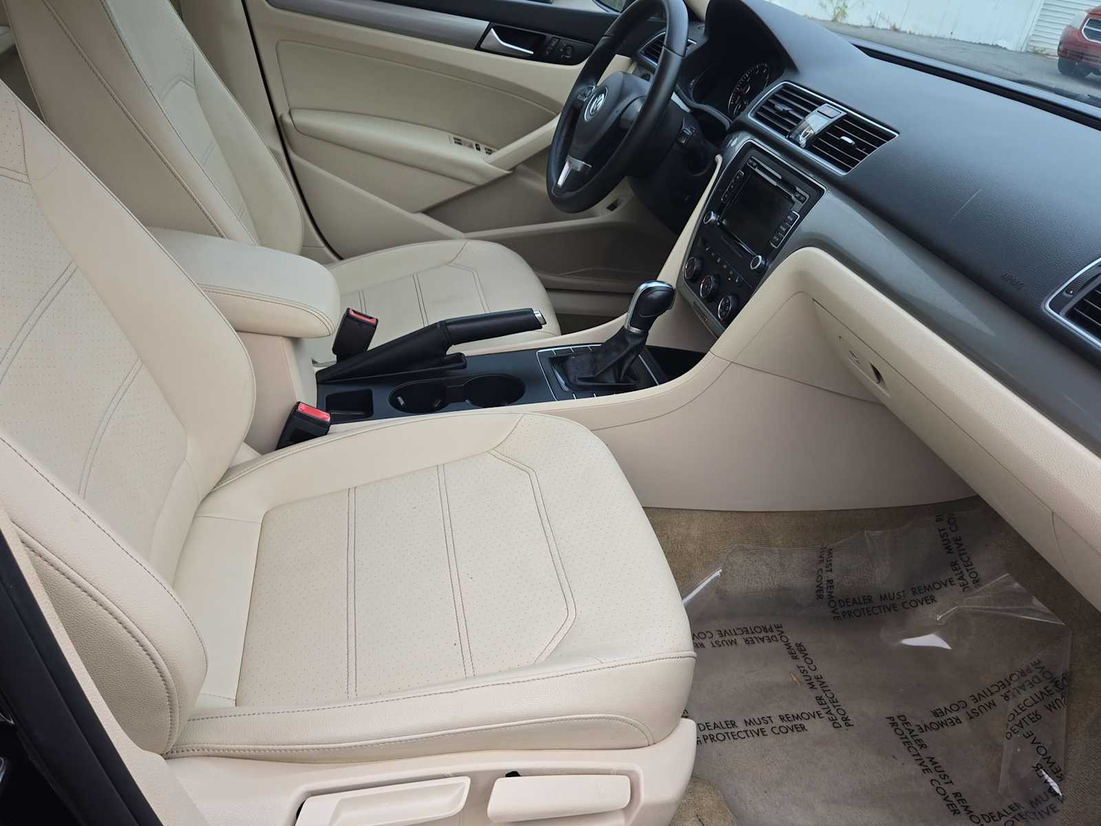 Thumbnail: 2015 Volkswagen Passat - 19