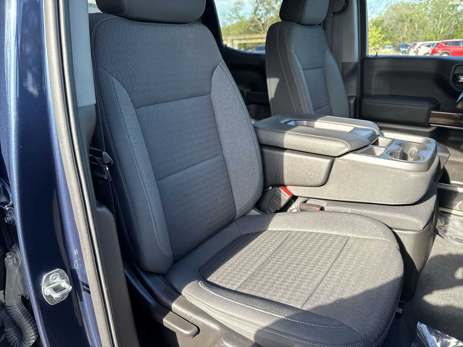 Thumbnail: 2022 Chevrolet Silverado 1500 - 19