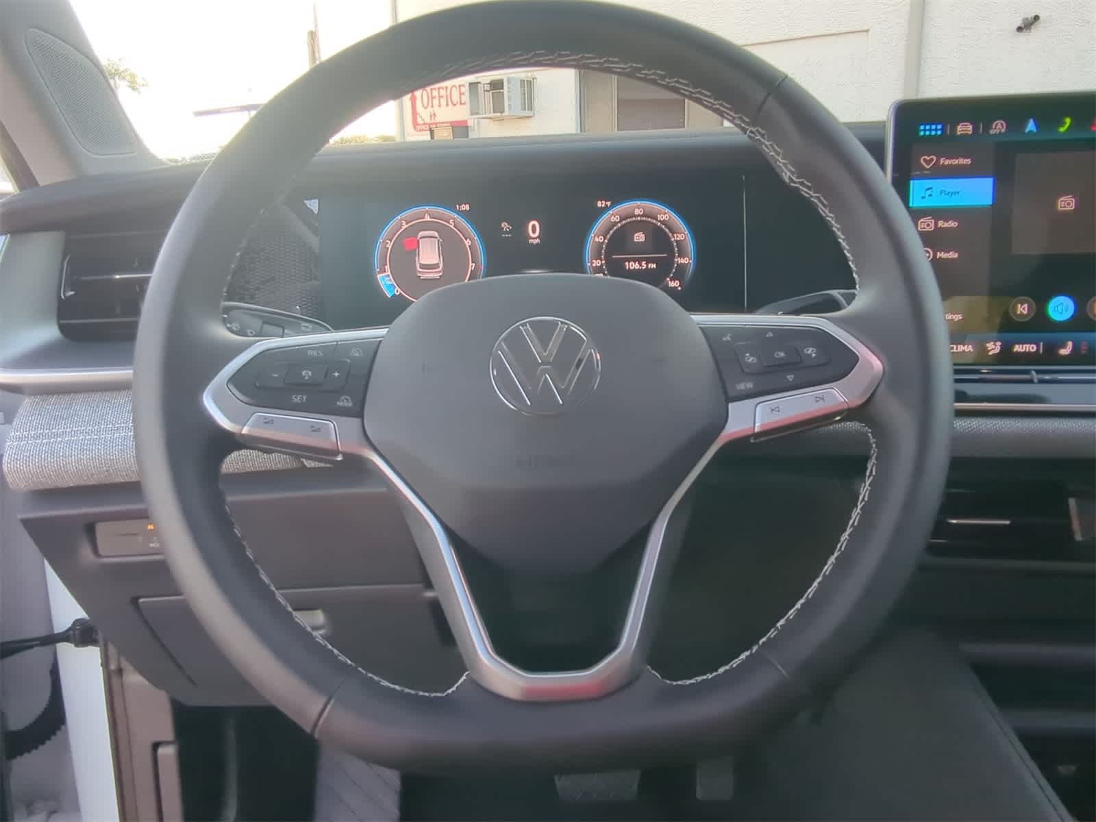 Thumbnail: 2025 Volkswagen Tiguan - 23