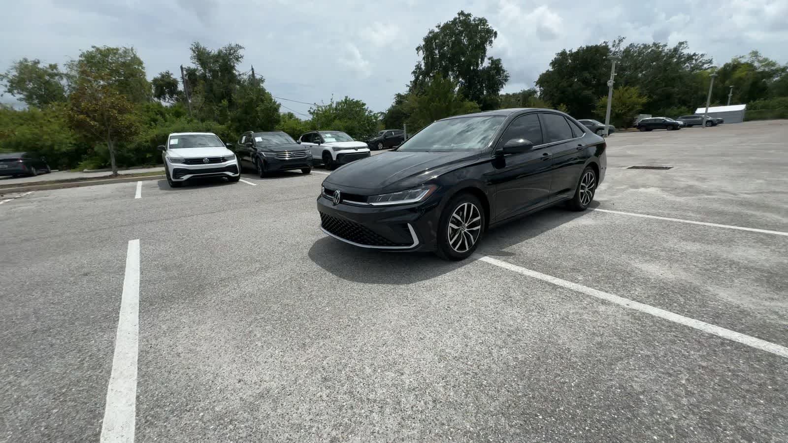 Thumbnail: 2026 Volkswagen Jetta - 4