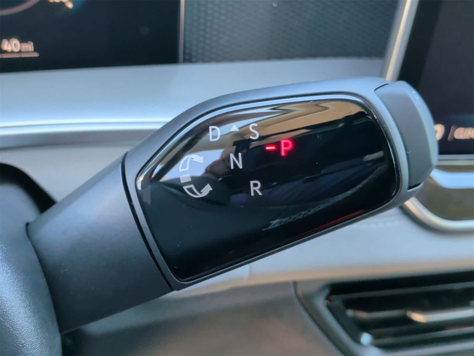 Thumbnail: 2025 Volkswagen Tiguan - 30