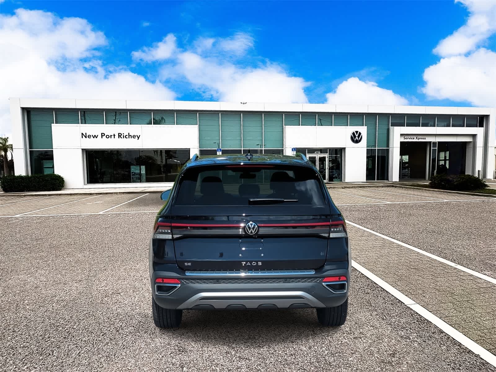 Thumbnail: 2025 Volkswagen Taos - 7