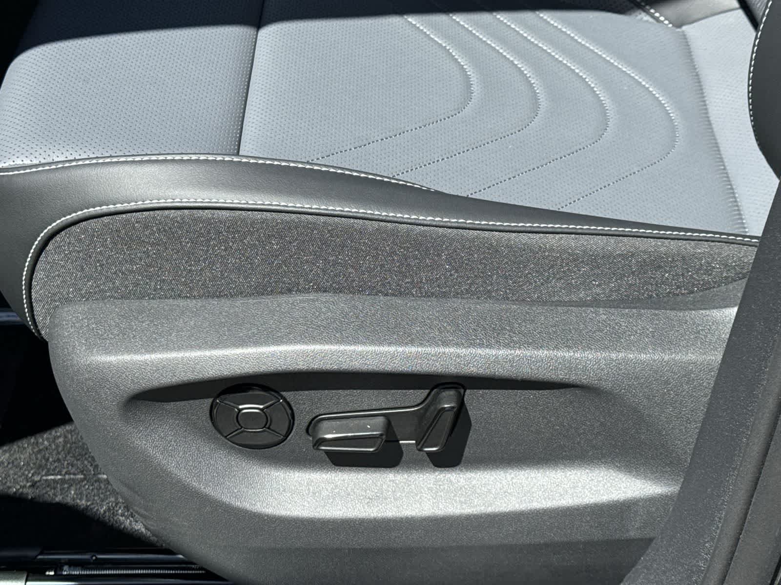 Thumbnail: 2026 Volkswagen Tiguan - 16