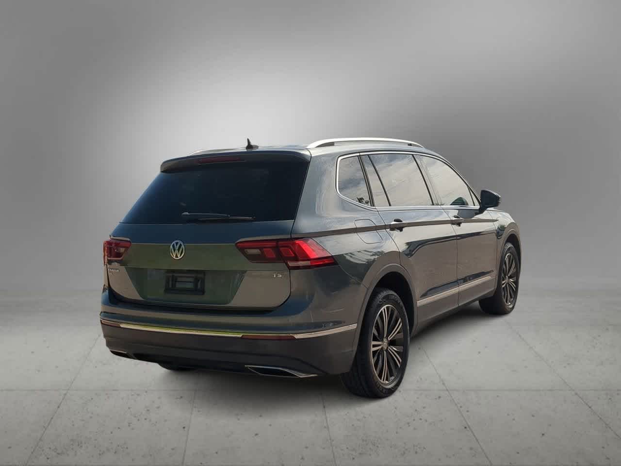 Thumbnail: 2018 Volkswagen Tiguan - 8