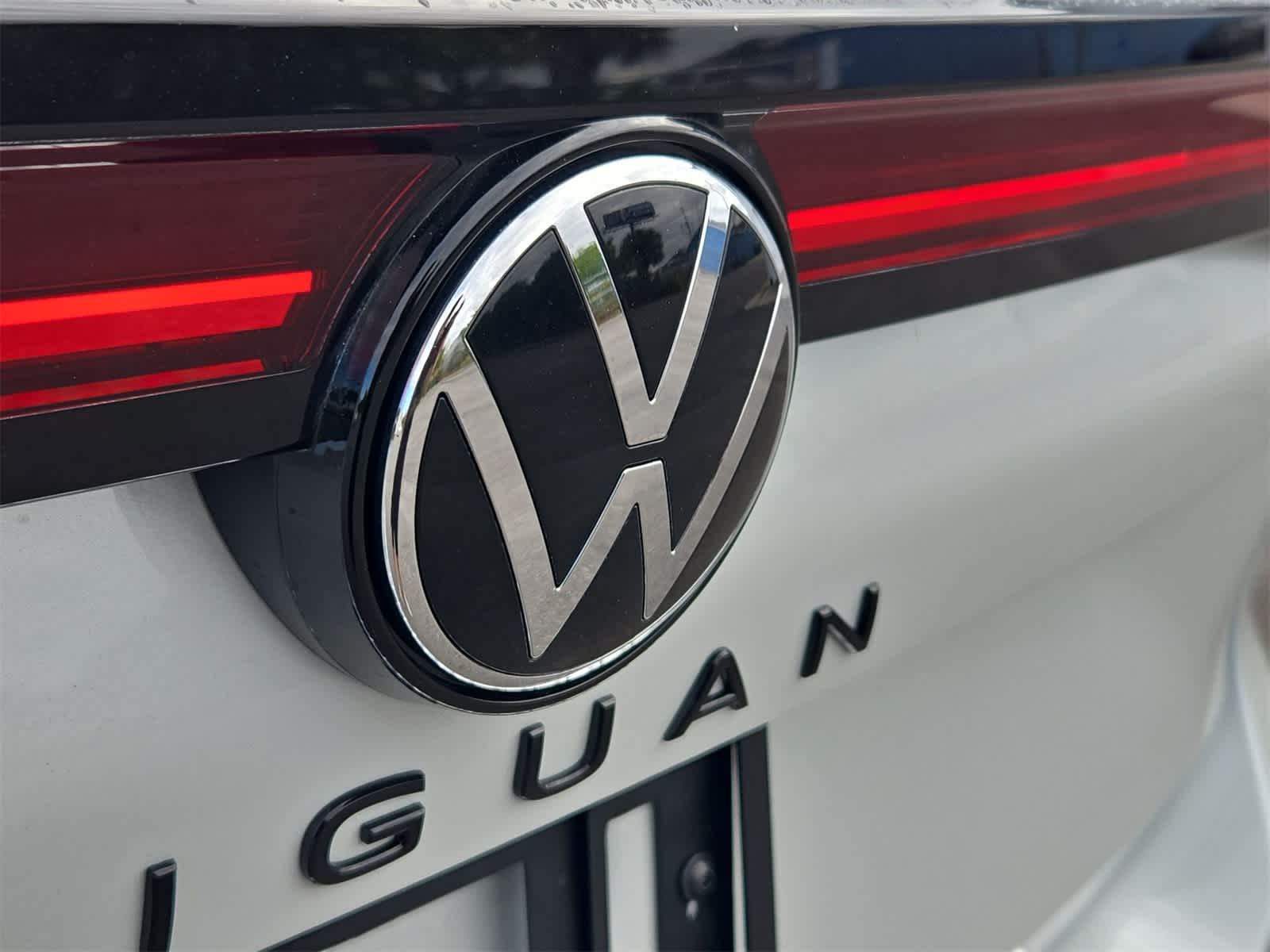 Thumbnail: 2025 Volkswagen Tiguan - 12