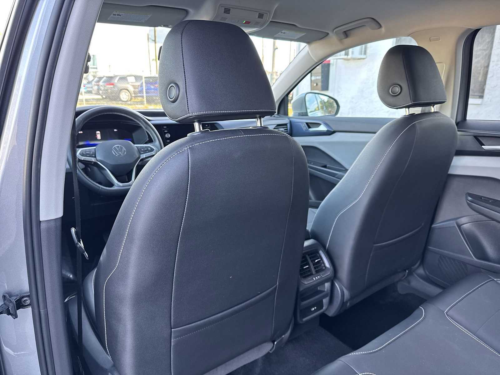 Thumbnail: 2022 Volkswagen Taos - 17