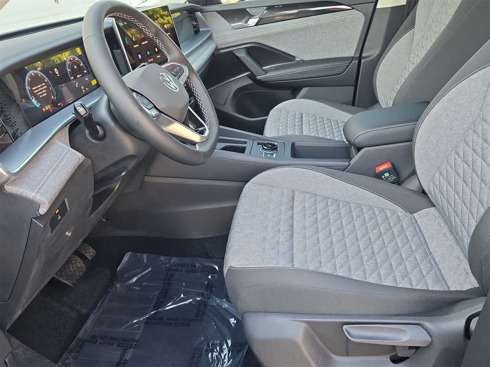 Thumbnail: 2025 Volkswagen Tiguan - 17