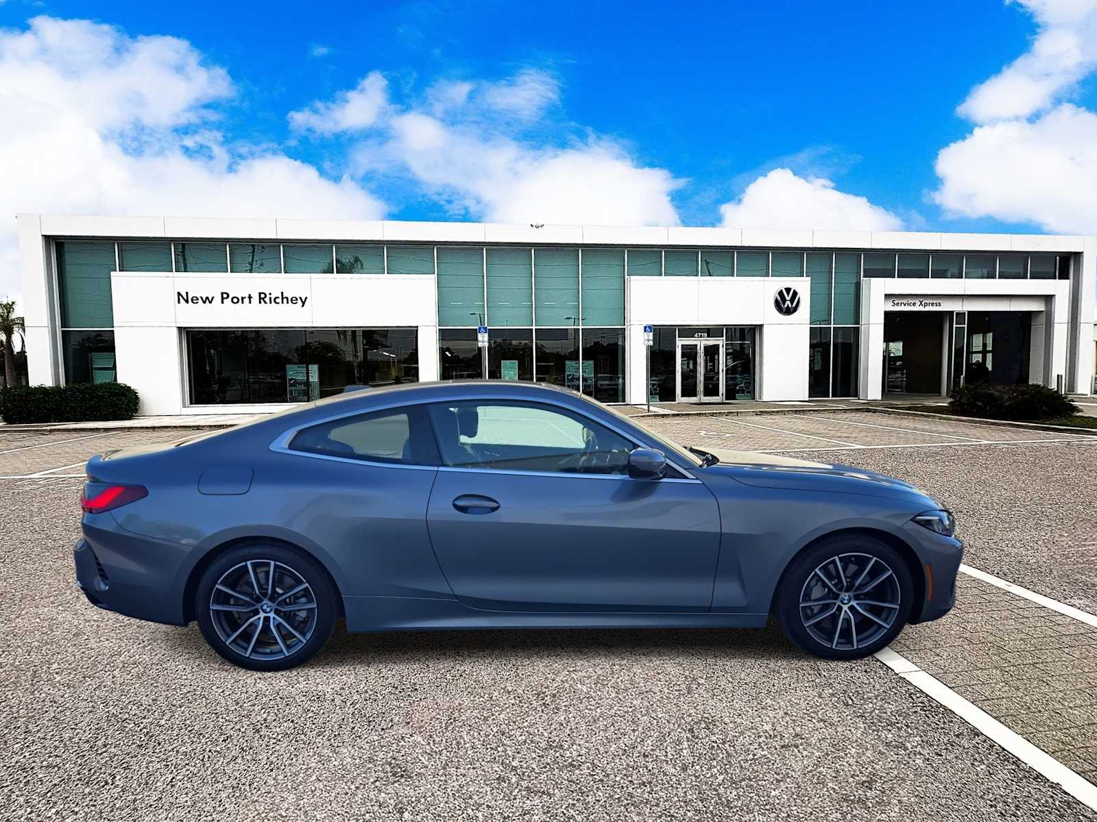 Thumbnail: 2025 BMW 4 Series - 9