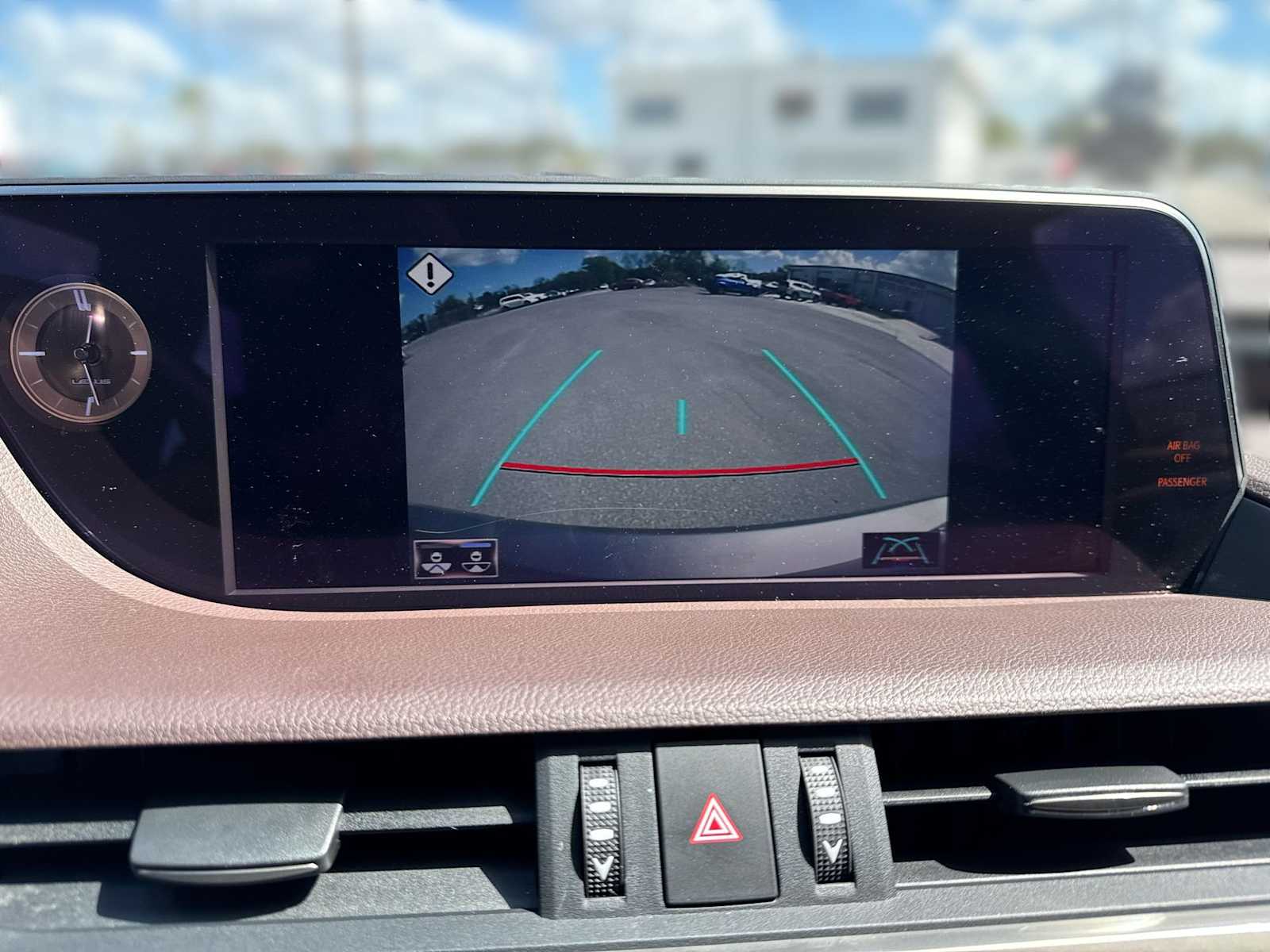 Thumbnail: 2021 Lexus ES - 29