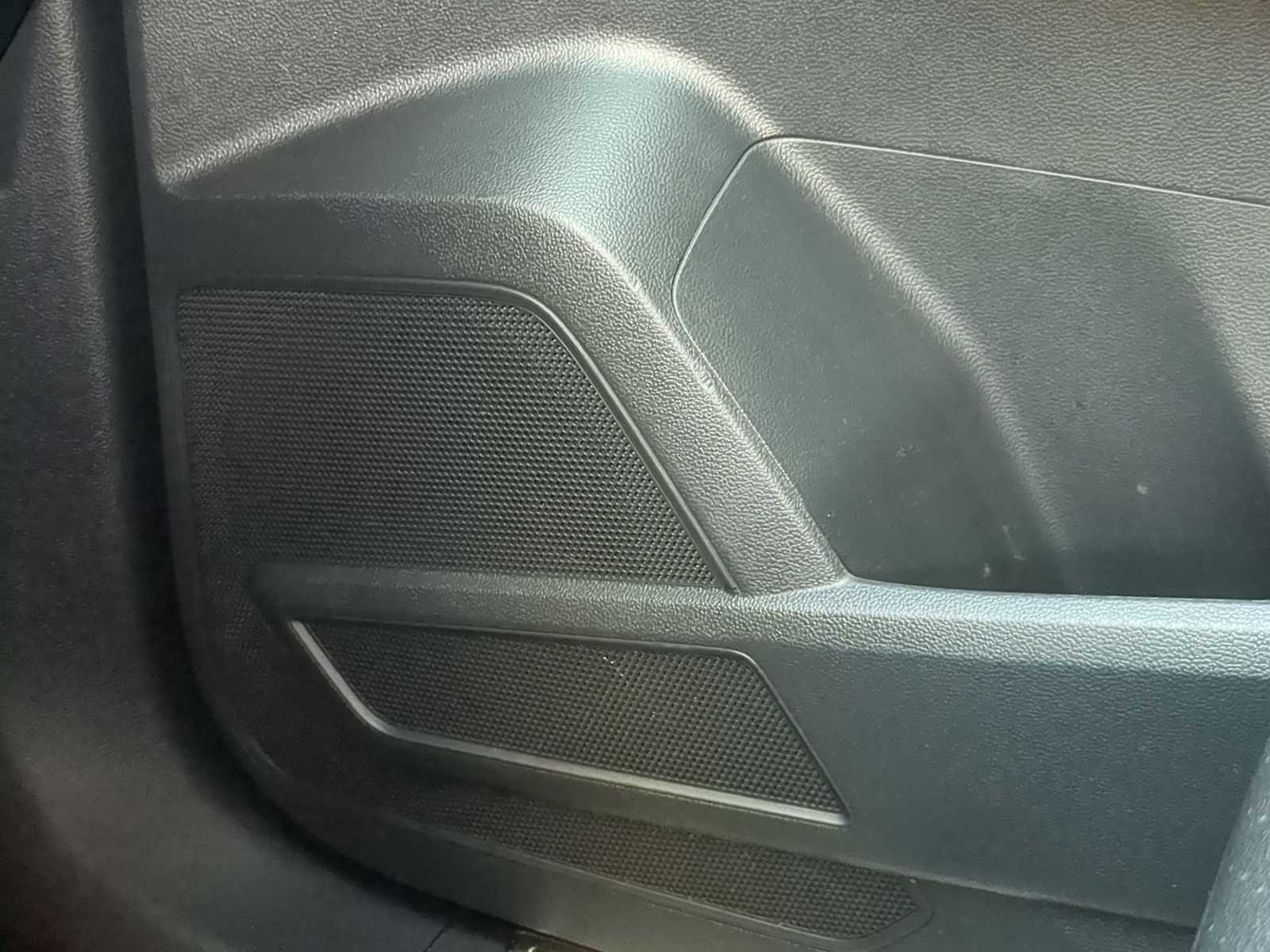 Thumbnail: 2022 Volkswagen Atlas - 31